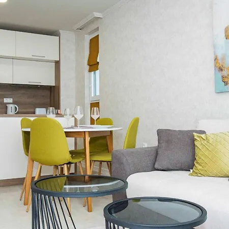 Инфинити Apartment Burgas
